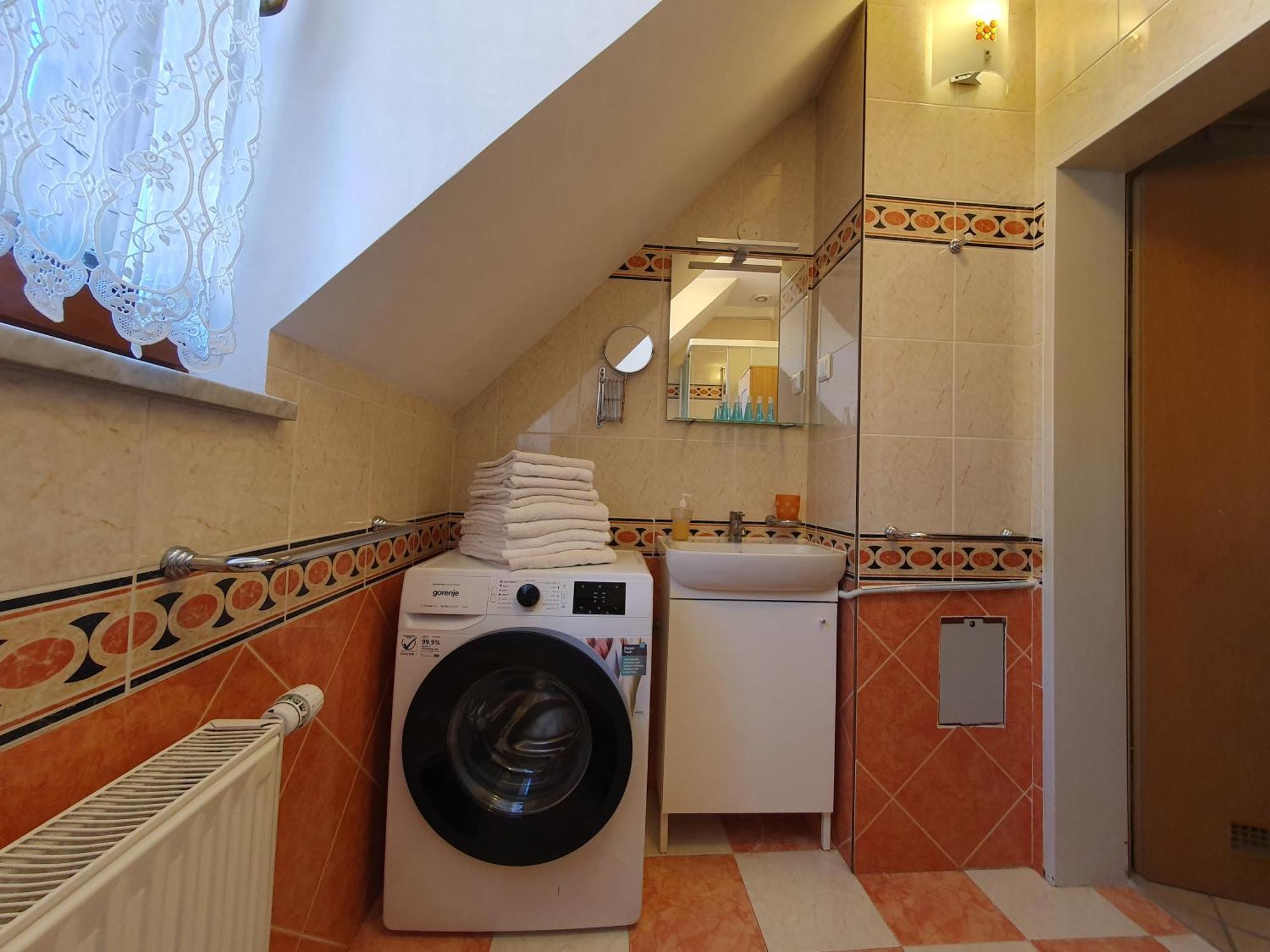 Spacious 2-Bedroom Apartment Zabjak With Ac Tour As 류블랴나 외부 사진